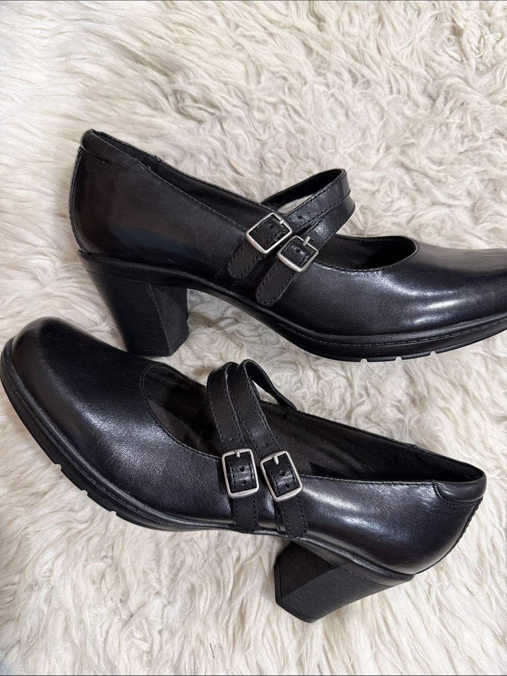 Clarks Honorable Bendables Black
Leather Mary Jane Double-Strap Heels Size 8.5 - Picture 2 of 10